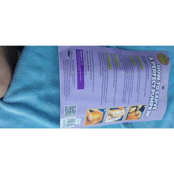 Fun World Pumpkin Pro Colossal Carving Kit Lot of TWO (2) Stencils and Tools - Picture 2 of 2